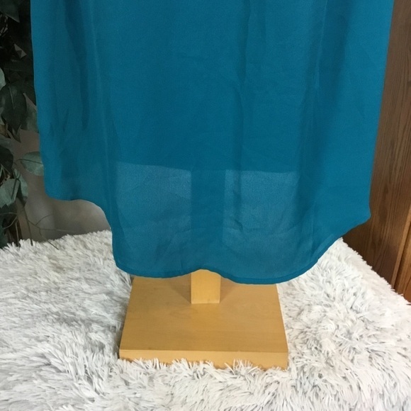 Torrid Size 00 Georgette semi sheer teal blouse with black lace sleeves - Picture 11 of 14